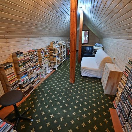 Casa De Vacanta Satic Piatra Craiului La Doi Viermi Екстериор снимка