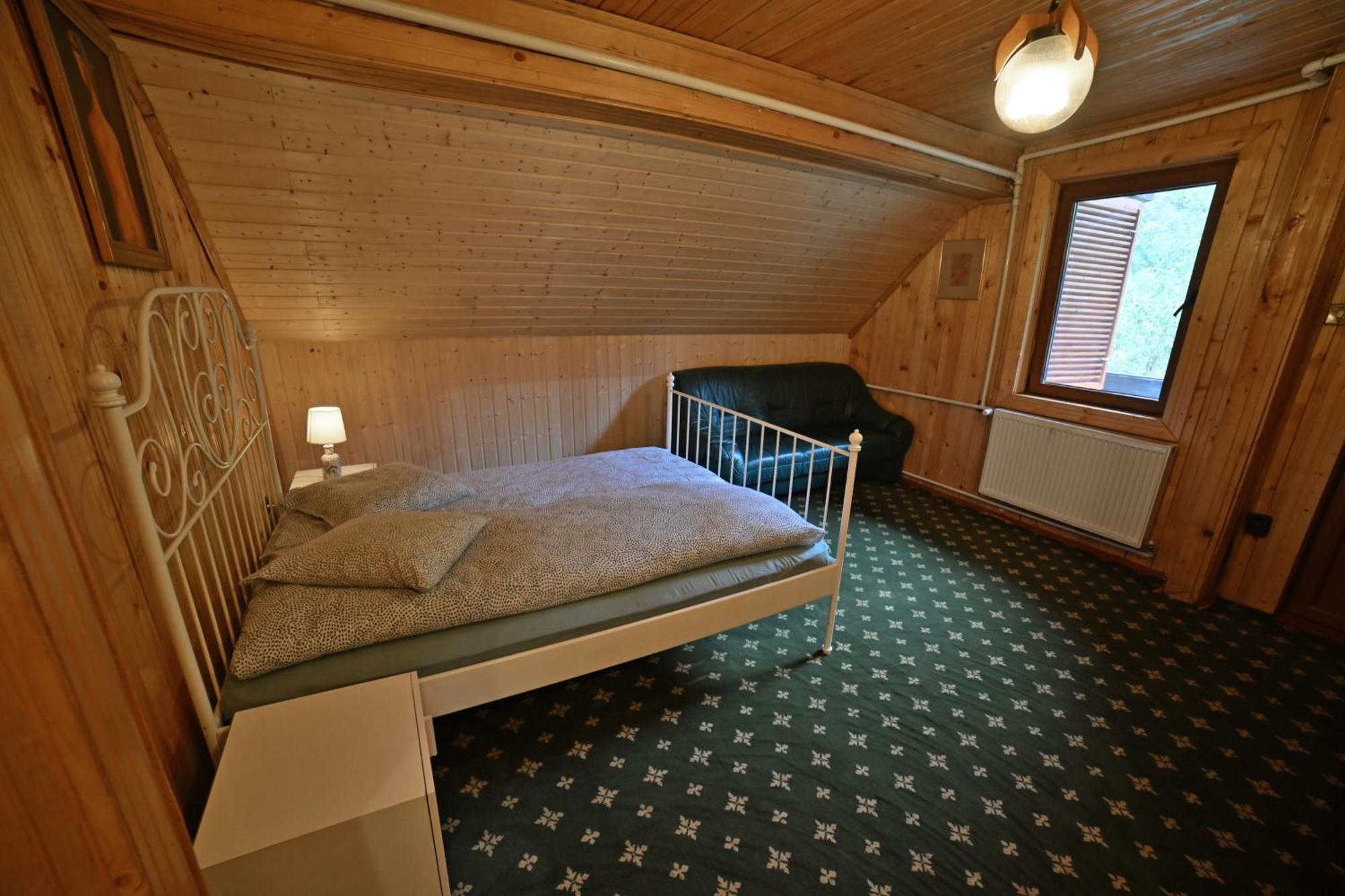 Casa De Vacanta Satic Piatra Craiului La Doi Viermi Екстериор снимка